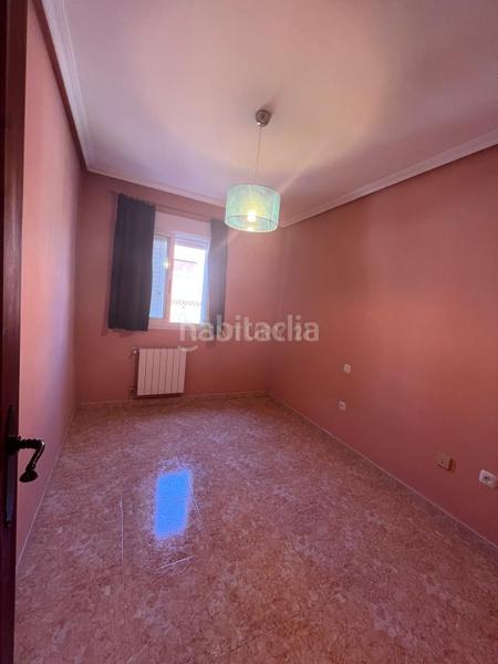 Foto a8eb1778-59f1-408c-b61c-69feeb925b40. Casa adossada a avenida del arenal a Montesol - Mejostilla Cáceres