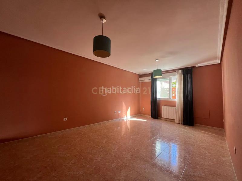 Foto cd966187-8220-44f2-af43-a9db9e158ad3. Casa adossada a avenida del arenal a Montesol - Mejostilla Cáceres