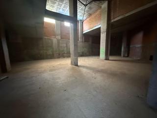 Miete Geschäftsraum in Avenida de los pilares, 5, cáceres?, spain 5. Amplio local comercial en cáceres para alquilar desde  500m hast