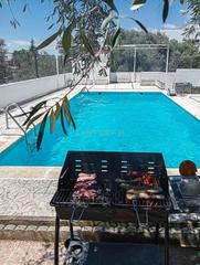 Chalet  Calle río alagón, cáceres, spain 38. Chalet unifamiliar en gran parcela ajardinada, piscina y bodega