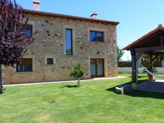 Haus in Calle cristóbal colón, 5, santa cruz de la sierra, spain 5. Casa moderna en santa cruz de la sierra, cáceres