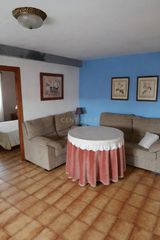 Casa a schiera in Herrera de Alcántara. Amplia casa con patio y garaje