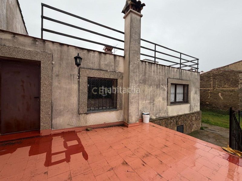 Foto fe268f0d-791c-49a7-a590-bf7be0584e80. Casa a cl real 19Madroñera (cáceres) a Madroñera