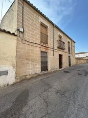 Casa a Trujillo. Amplia casa independiente con gran parcela en huertas de ánimas,