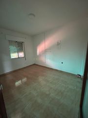 Apartment in Calle sebastián montero espinosa, badajoz, spain. Amplio inmueble en badajoz, extremadura  oportunidad única
