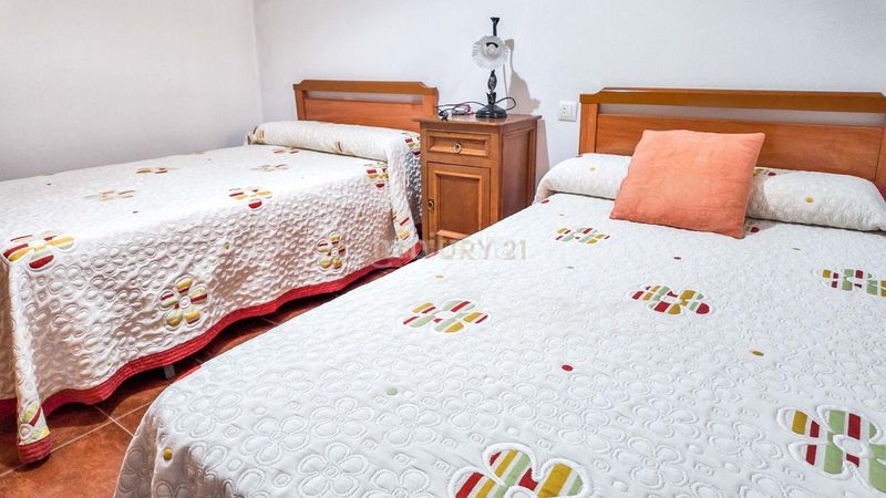 Foto b16e857a-2969-4ce5-8bbf-3c5a14789a12. Haus mit parking in Arroyo de la Luz