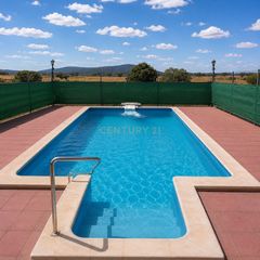 Finca rústica  8f8r+xp las seguras, spain. Exclusiva finca rústica autosuficiente con piscina, naturaleza y