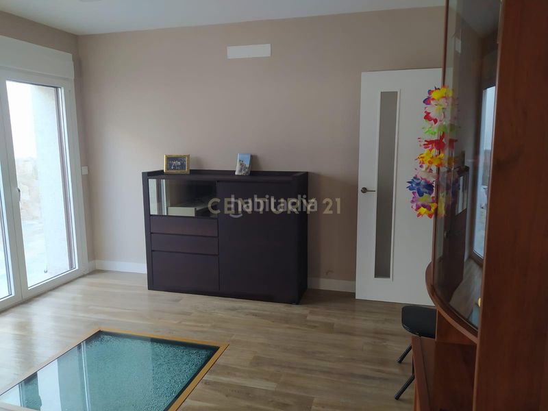Foto b449e570-7f89-4d2a-9bdd-48fa94573155. Alquiler apartamento se alquila piso bajo a estrenar con gran patio privado a 10 min de cáceres domótica y climalit en Malpartida de Cáceres