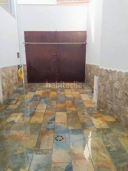 Foto cf5378a4-43d0-44c9-bf4f-afda73579e18. Alquiler apartamento se alquila piso bajo a estrenar con gran patio privado a 10 min de cáceres domótica y climalit en Malpartida de Cáceres