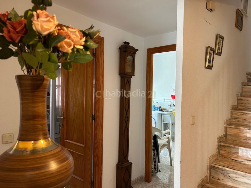 Foto 0ac59c10-8fb6-4538-8129-326b356f6363. Casa adossada a calle juan de sande a Torrequemada
