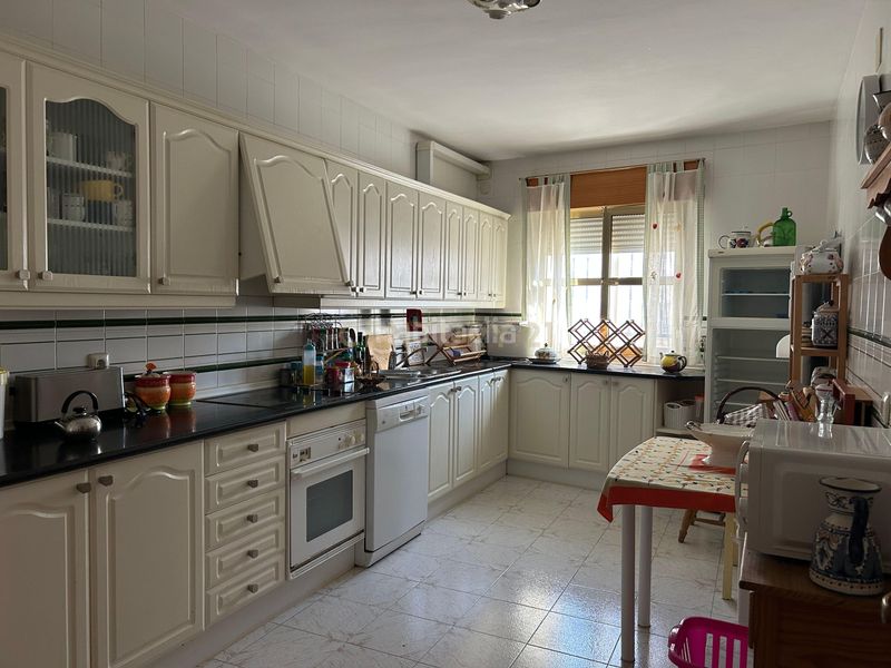 Foto 2fc7376a-d483-4850-91a1-b93e3e914a49. Casa adossada a calle juan de sande a Torrequemada