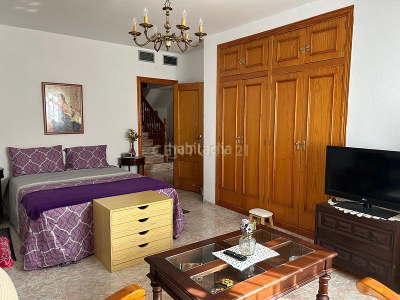 Foto a524d75f-6b11-47d3-aff1-9295e450bf78. Casa adossada a calle juan de sande a Torrequemada