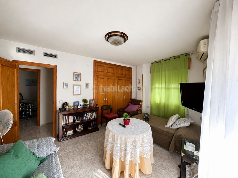 Foto bdb1da5f-a73e-42b4-ab19-79845baff641. Casa adossada a calle juan de sande a Torrequemada