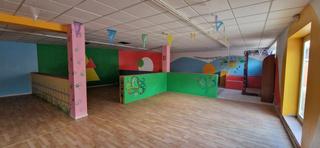 Locale commerciale  Lluna. Local com. en venta en centre, 1 despacho.