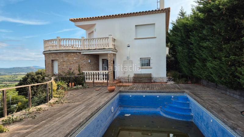 Foto b4244841-1122-40e7-9e82-05dd28665393. Chalet in carrer de varsòvia 12 in Pals