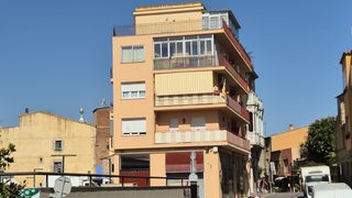 Appartamento in Centre. Piso de 3 habitaciones con terraza, listo para entrar a vivir en