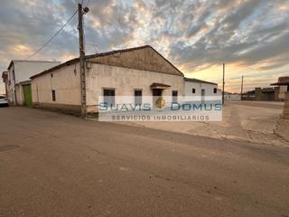 Casa en Calle torrs 8. Casa  urbana con en parcela de 358m2 en moreruela de los infanzo