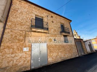 Casa a Calle presa 2. Casa con patio,  tejado y ventanas nuevas