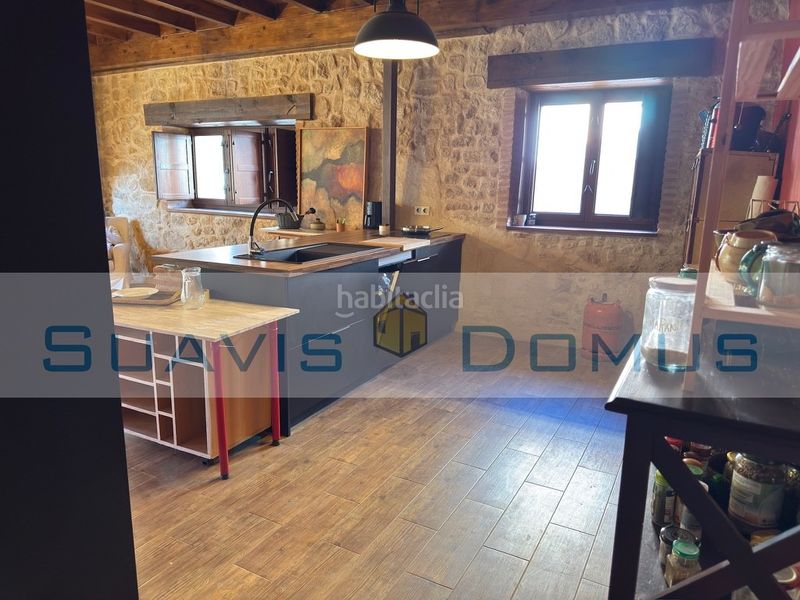 Foto ef4749e7-1212-4d74-96d3-d7809ee6ad6e. Casa amb xemeneia a Venialbo