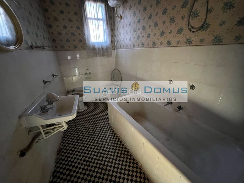 Foto bcfb3337-438c-4fbb-84a3-e9b1fba58a5b. Edificio en Benavente