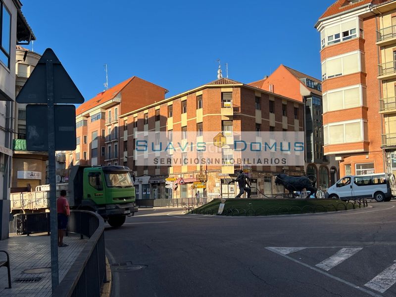 Foto dcec26c5-bb43-480e-aafc-ade005acbd22. Edificio en Benavente