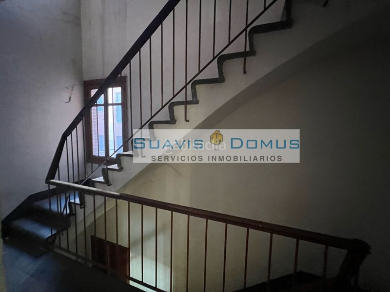 Foto e23d076d-1c7f-42c4-bfde-976453c094bd. Edificio en Benavente