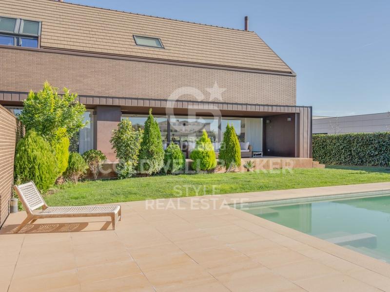 Foto bef887d6-7d4b-48ef-99cb-be369fe7c065. Haus mit parking in Matadepera