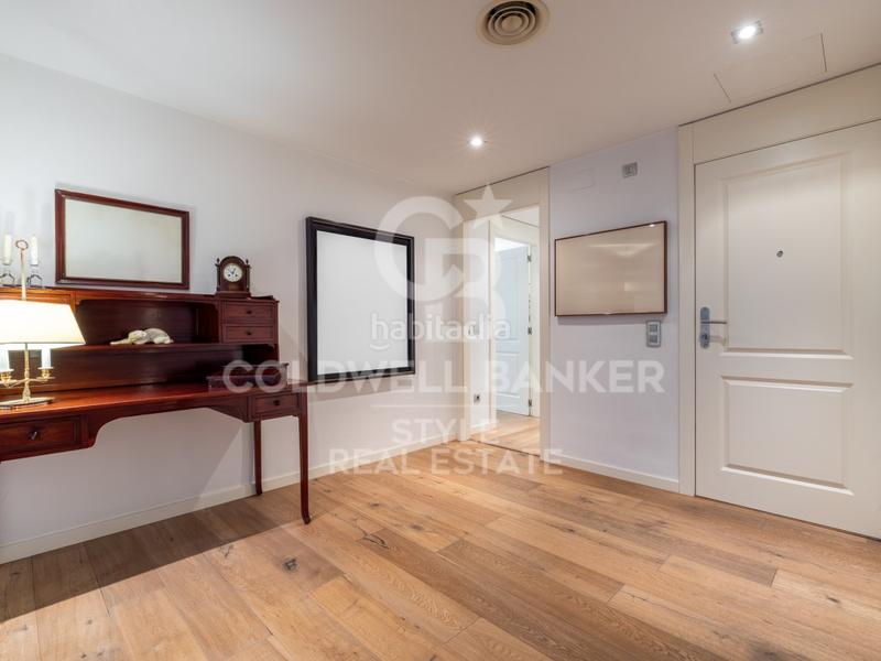 Foto 98323cfc-141c-4086-be1e-713700168ab9. Appartamento con parcheggio in Centre Sabadell