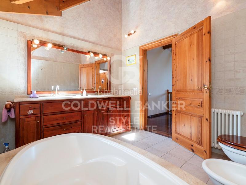 Foto 040c6018-328a-43a4-97d9-03268be2ffe2. Haus mit parking in Matadepera