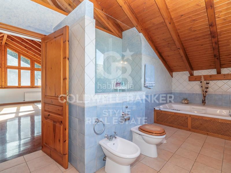 Foto a6fc144c-83cb-4f83-a7c0-3a6d04c8da17. Haus mit parking in Matadepera