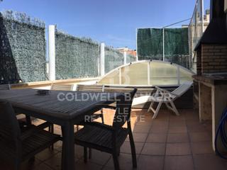 Casa  N/a. Amplia casa esquinera en ca naurell, junto al parc de sant jordi