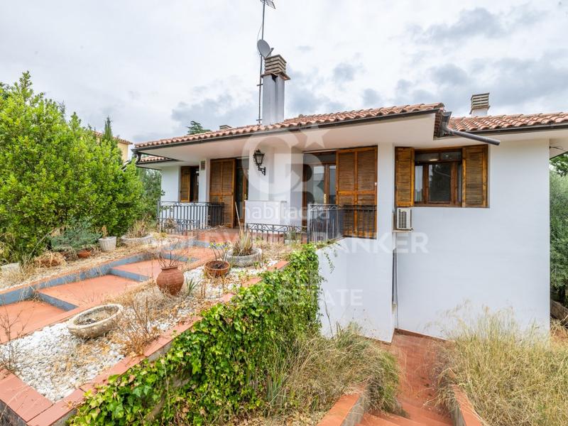 Foto afaee665-a8ad-45fe-bd10-f8209c93157e. House with parking in Matadepera