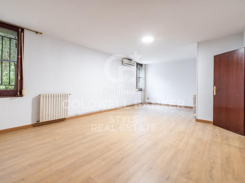 Foto b30cc6de-976f-4826-a7d3-09b11d085720. House with parking in Matadepera