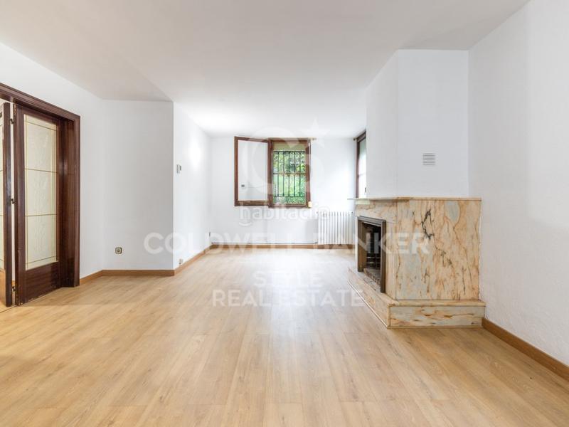 Foto b762c230-db59-4d5f-9f02-ce6269808002. House with parking in Matadepera