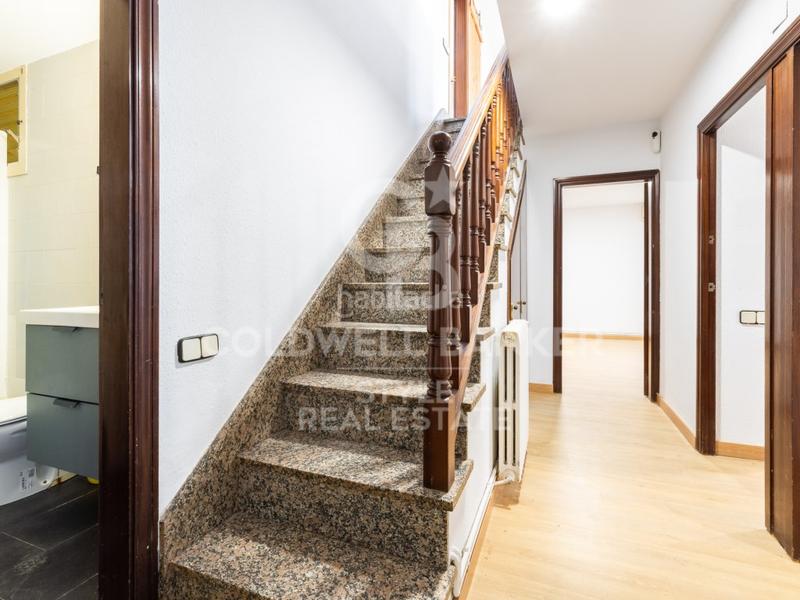 Foto e4beb8c4-cf14-4823-b6f6-d0322dd507a8. House with parking in Matadepera