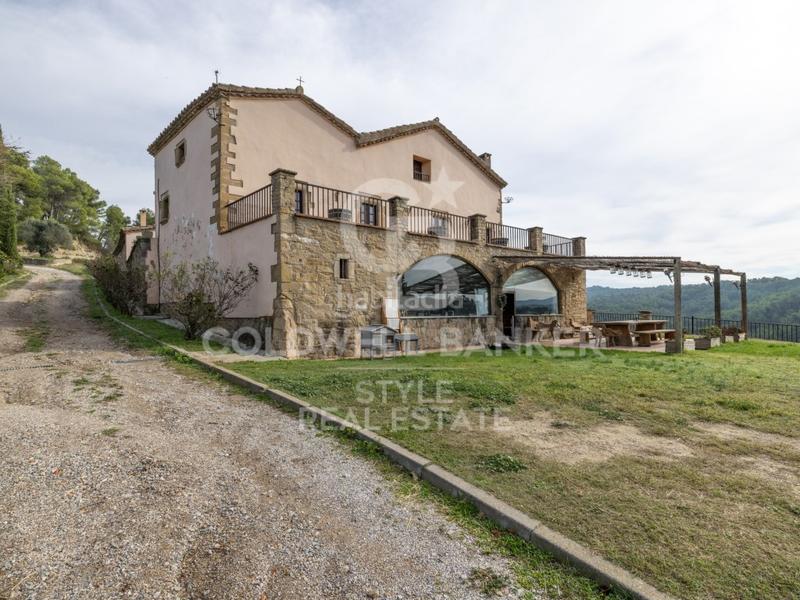 Foto 1d672d3c-392b-4b7b-b26b-ef14f32f7bec. Maison avec parking dans Talamanca