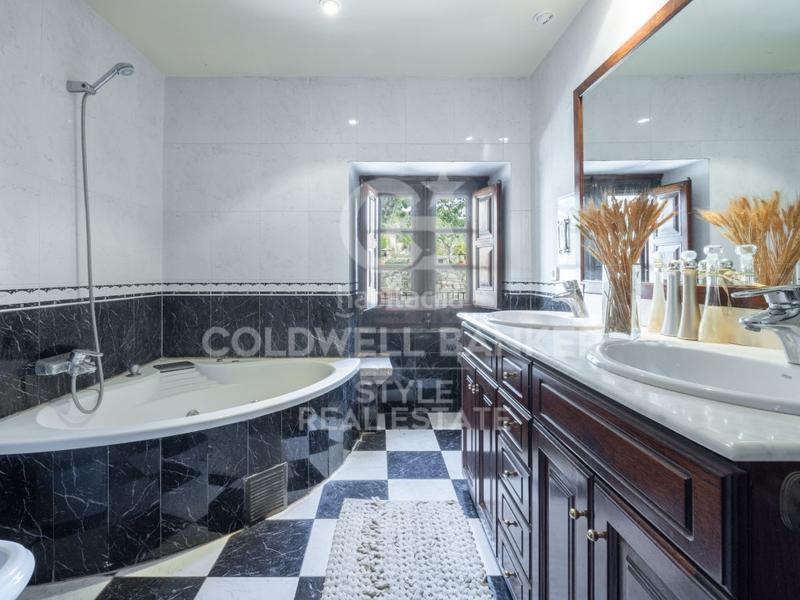 Foto b14e80d7-26e0-40da-a63a-16f06b782987. Maison avec parking dans Talamanca