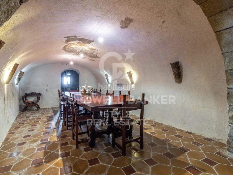 Foto c3e46f7e-48e1-4e7c-a31c-010b2c3acf8b. Maison avec parking dans Talamanca