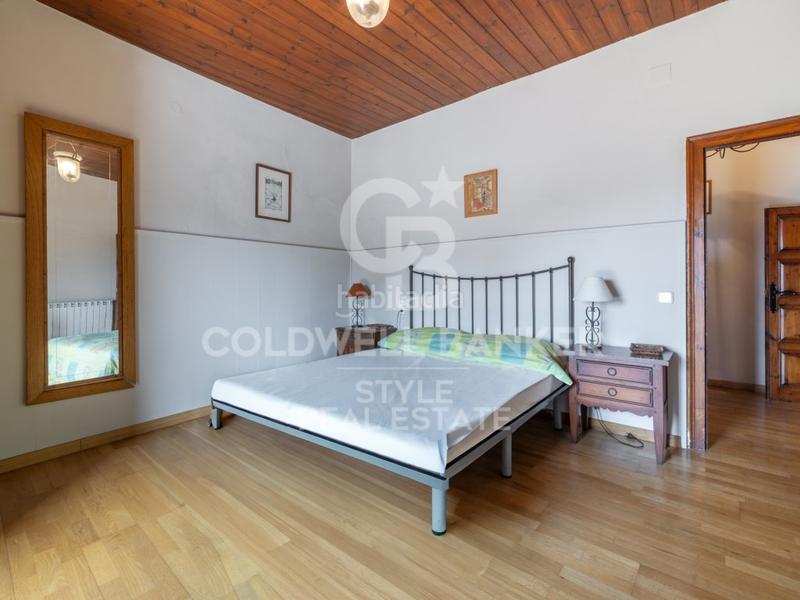 Foto e7d66ebc-8e8b-4714-a155-4e07d9d9b123. Maison avec parking dans Talamanca