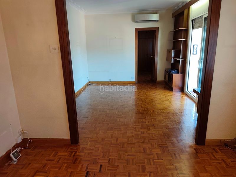 Foto bdac7cab-3a8c-4b37-a88c-3e7f09818497. Pis amb calefacció aparcament a Hostafrancs Barcelona