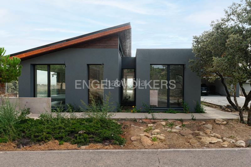 Foto 440a9ca2-fbb8-438b-9143-305be9e36892. Casa construcción sostenible con vistas incomparables en Valdemorillo
