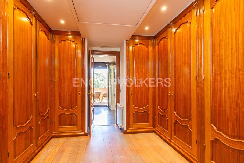 Foto 5a40e4c0-bd1b-4108-b259-52d3ca03be94. Casa con riscaldamento parcheggio in Pueblo Pozuelo de Alarcón