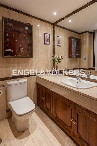 Foto 7c7c1c21-b351-42ce-8a74-d3a6380109d7. Casa con riscaldamento parcheggio in Pueblo Pozuelo de Alarcón