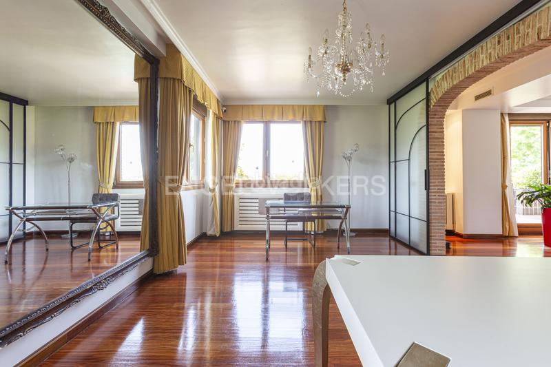 Foto 96cfddea-9b72-4c6f-a597-202cbc2b7b8c. Casa con riscaldamento parcheggio in Pueblo Pozuelo de Alarcón