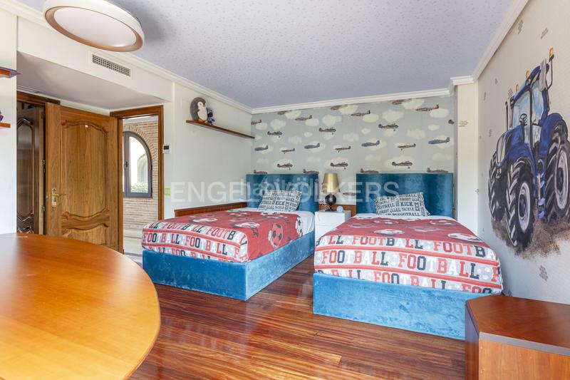 Foto cfe84bf6-37c7-4a66-8572-bf80e331ab7c. Casa con riscaldamento parcheggio in Pueblo Pozuelo de Alarcón