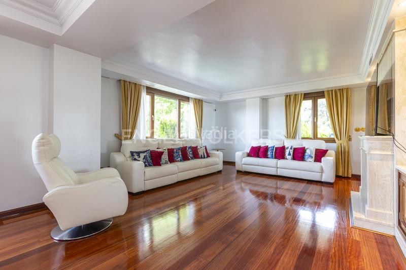 Foto e23dfae5-919e-4e5e-995d-54070c17b159. Casa con riscaldamento parcheggio in Pueblo Pozuelo de Alarcón