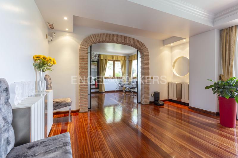 Foto f5579ef1-a6c6-49e4-b2b7-41a0df99dcb2. Casa con riscaldamento parcheggio in Pueblo Pozuelo de Alarcón