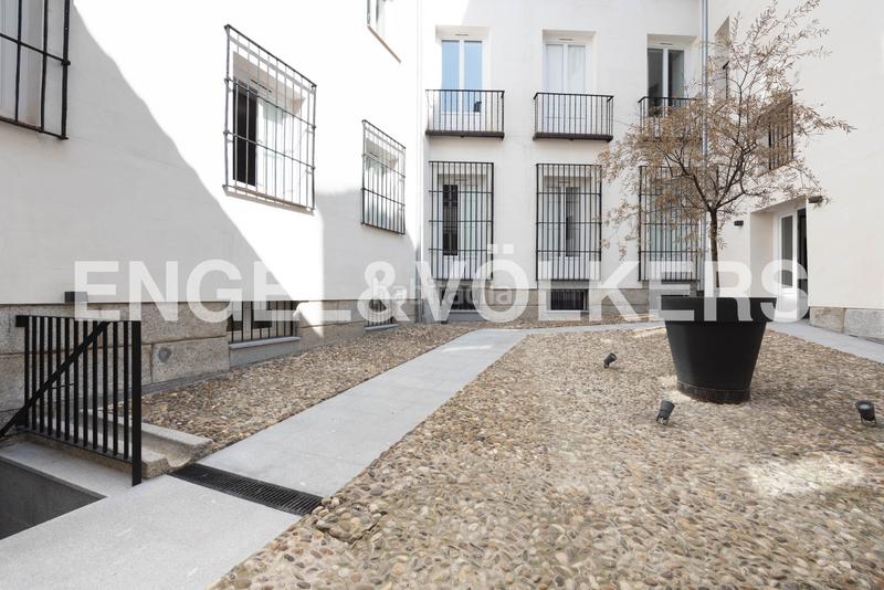 Foto c53526ca-7404-432b-b294-ee49261d0fc2. Rent apartment with heating in Universidad-Malasaña Madrid