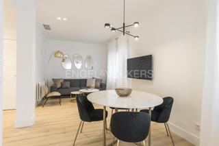 Apartamento  Calle alfonso x. Luminoso piso con reforma de lujo en almagro