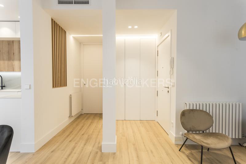 Foto 5b68e886-99ab-47c7-9f3f-de96d91e4cfb. Apartamento luminoso piso con reforma de lujo en Almagro en Madrid